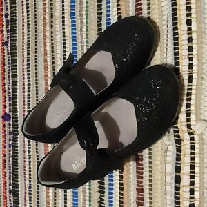 ALEGRIA by PG Lite black flower pattern clog shoes